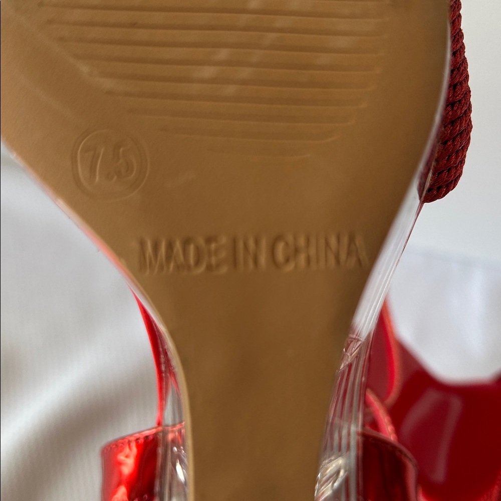 Lucite Red Women's Size 7.5 Strap Size Buckle Roses in Clear Heels Sandals Shoes - Picture 10 of 10
